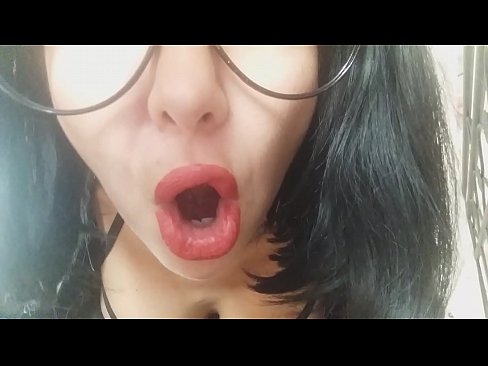 ❤️ Honey, koj niam tsis cia koj mus kawm ntawv hnub no...kuv xav tau koj ntau dhau lawm... ❤️ Anal video ntawm peb ﹏